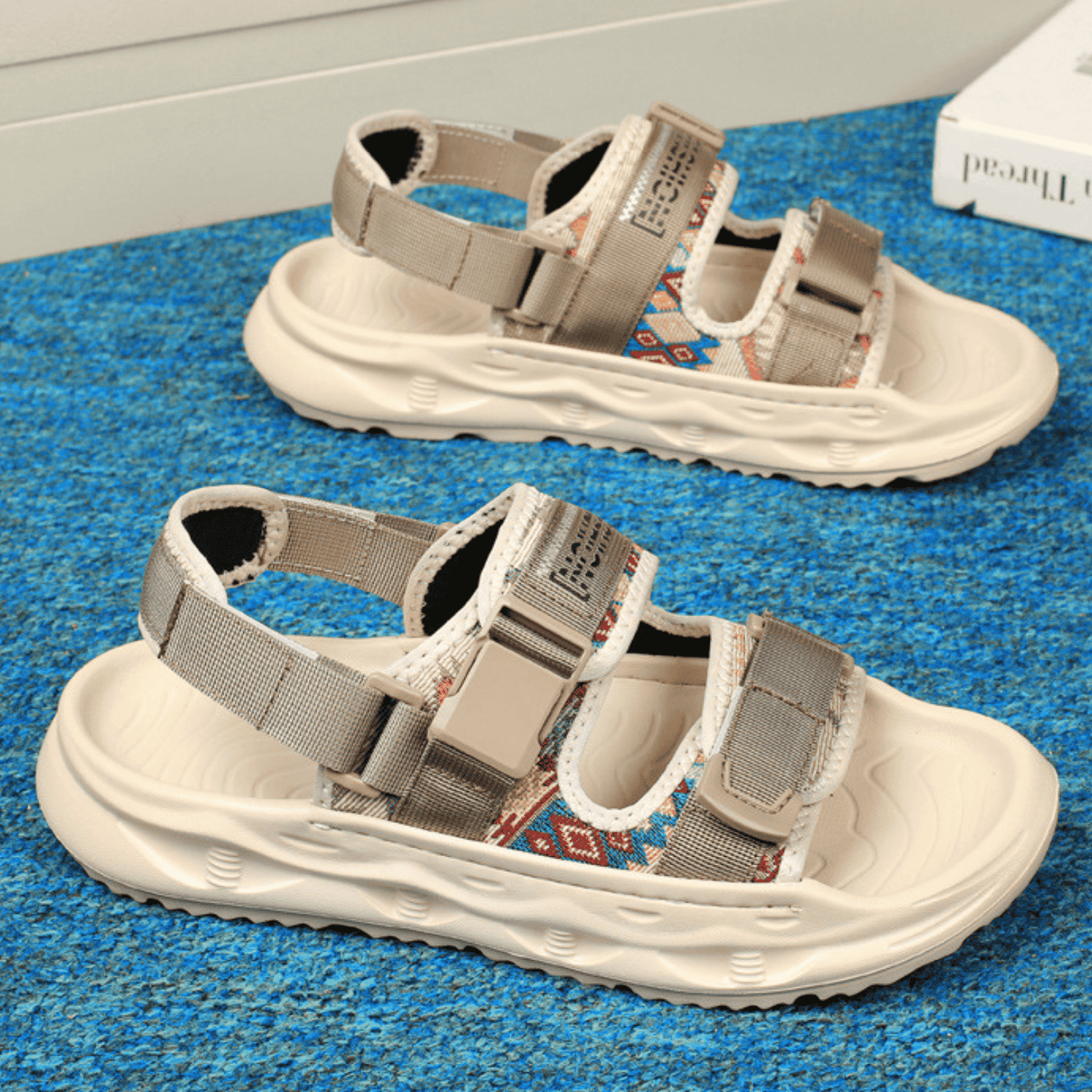 Lightweight Thick-Soled Sandals