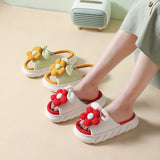 Lindas pantuflas de lino con decoración de flores