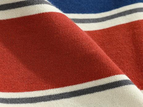 Gestreiftes Paar-T-Shirt