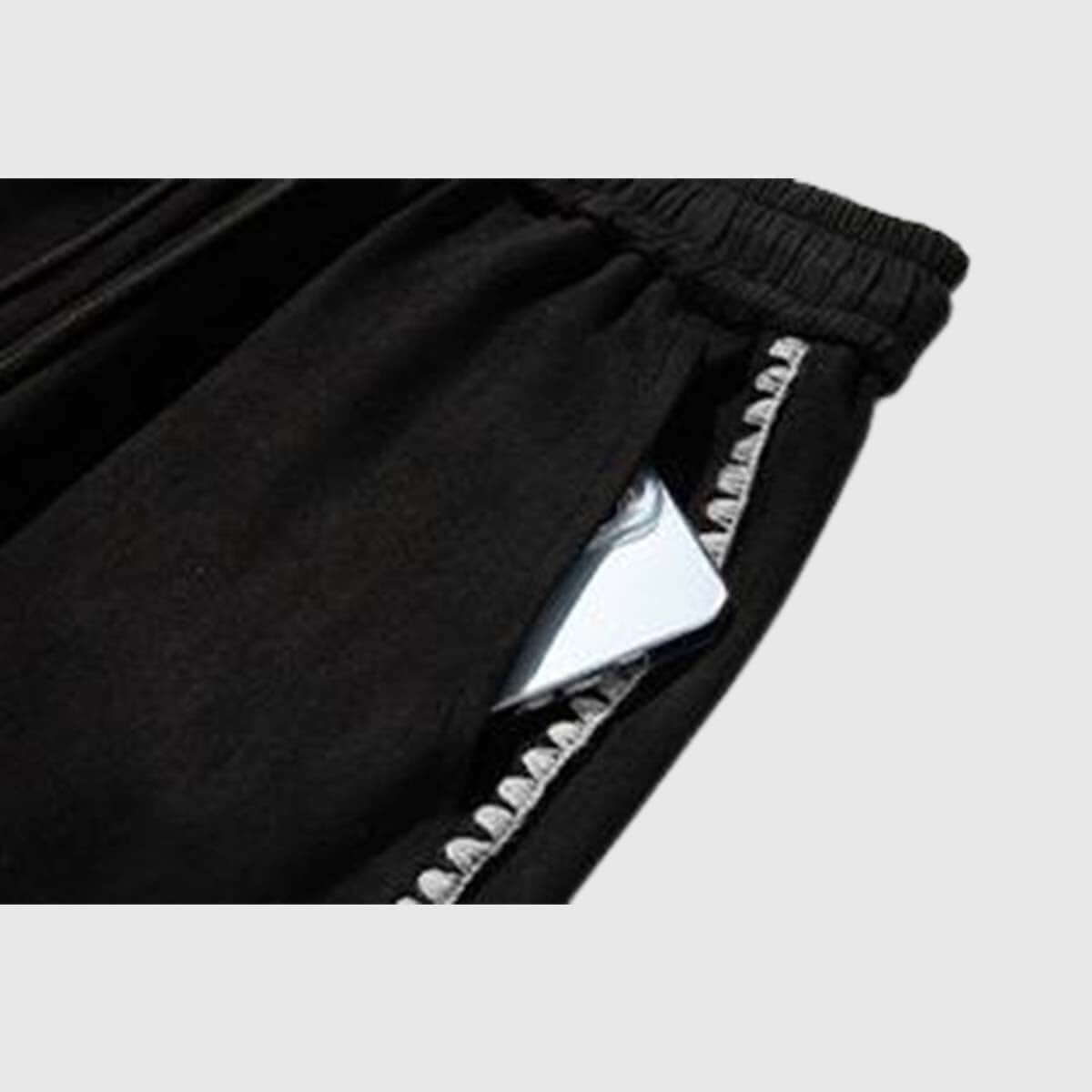 Pantalones casuales con detalle de rayas