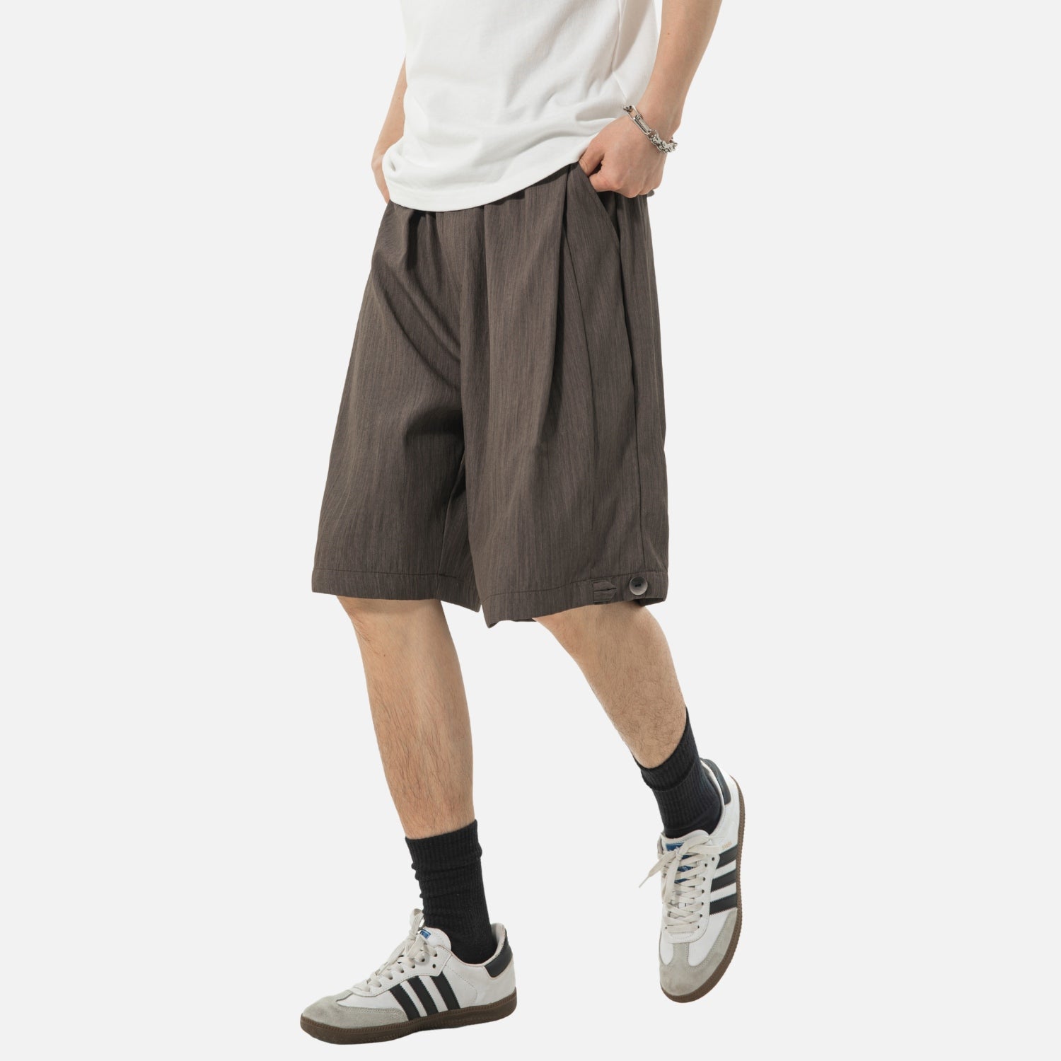 Pantalones cortos entallados plisados Clean-Fit