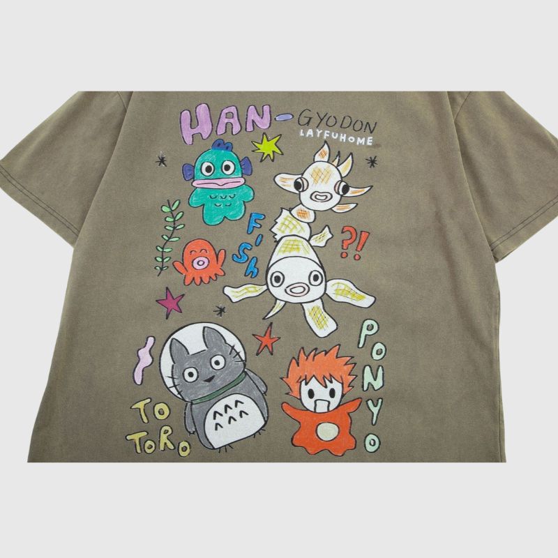 Camiseta vintage de anime lavada y desgastada