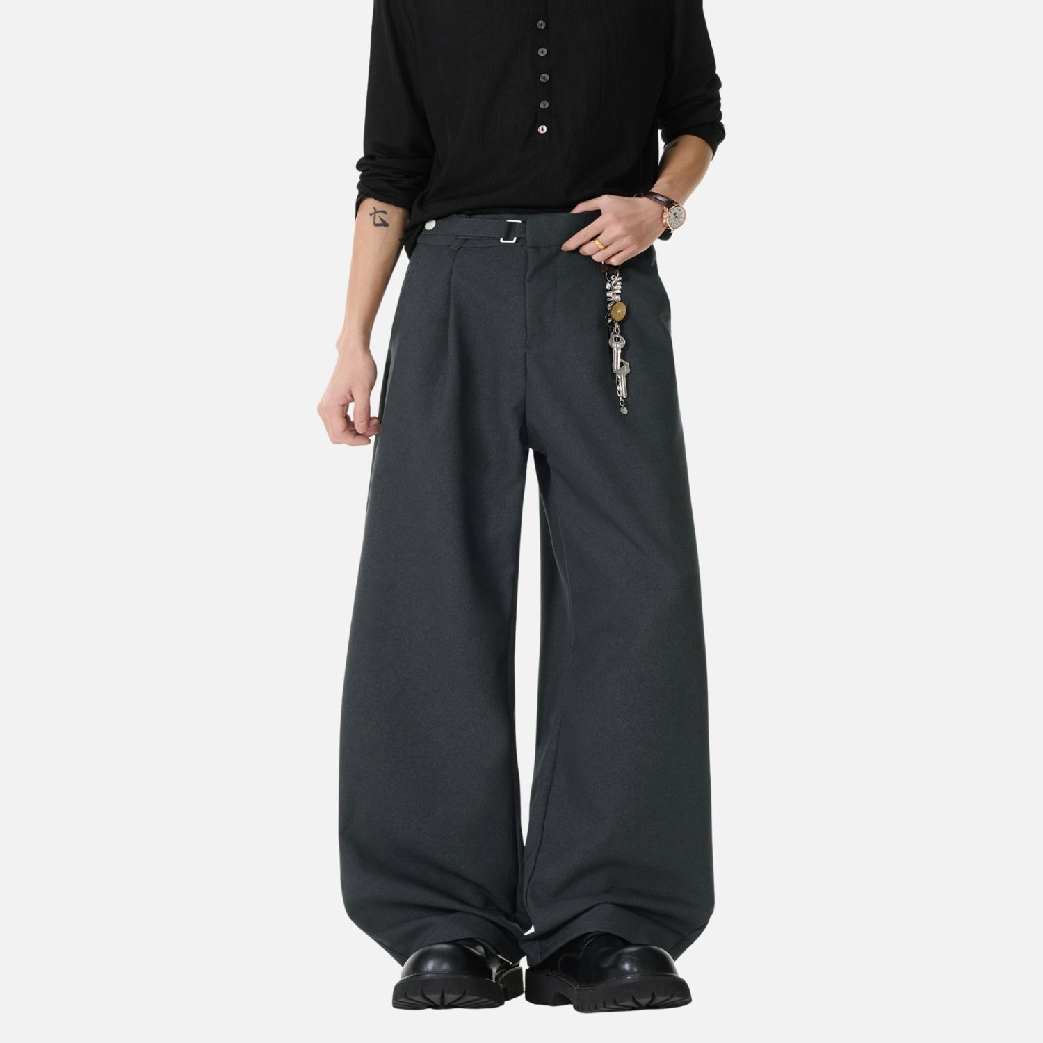 Old-Money Curved Tailored Pants