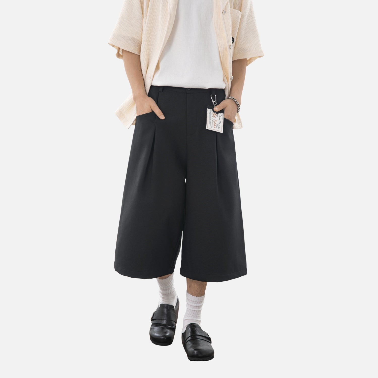 Linen-Texture Bermuda Pants