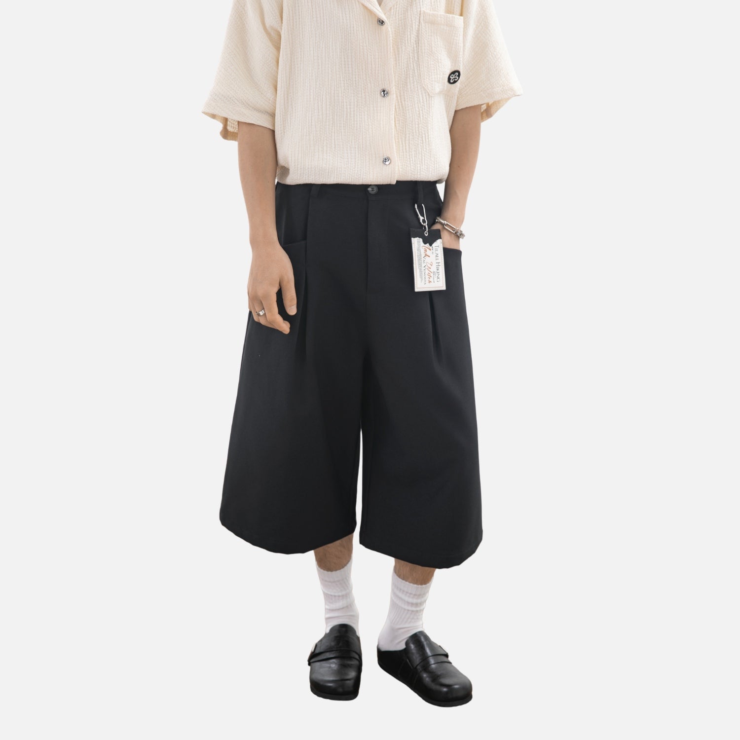 Linen-Texture Bermuda Pants