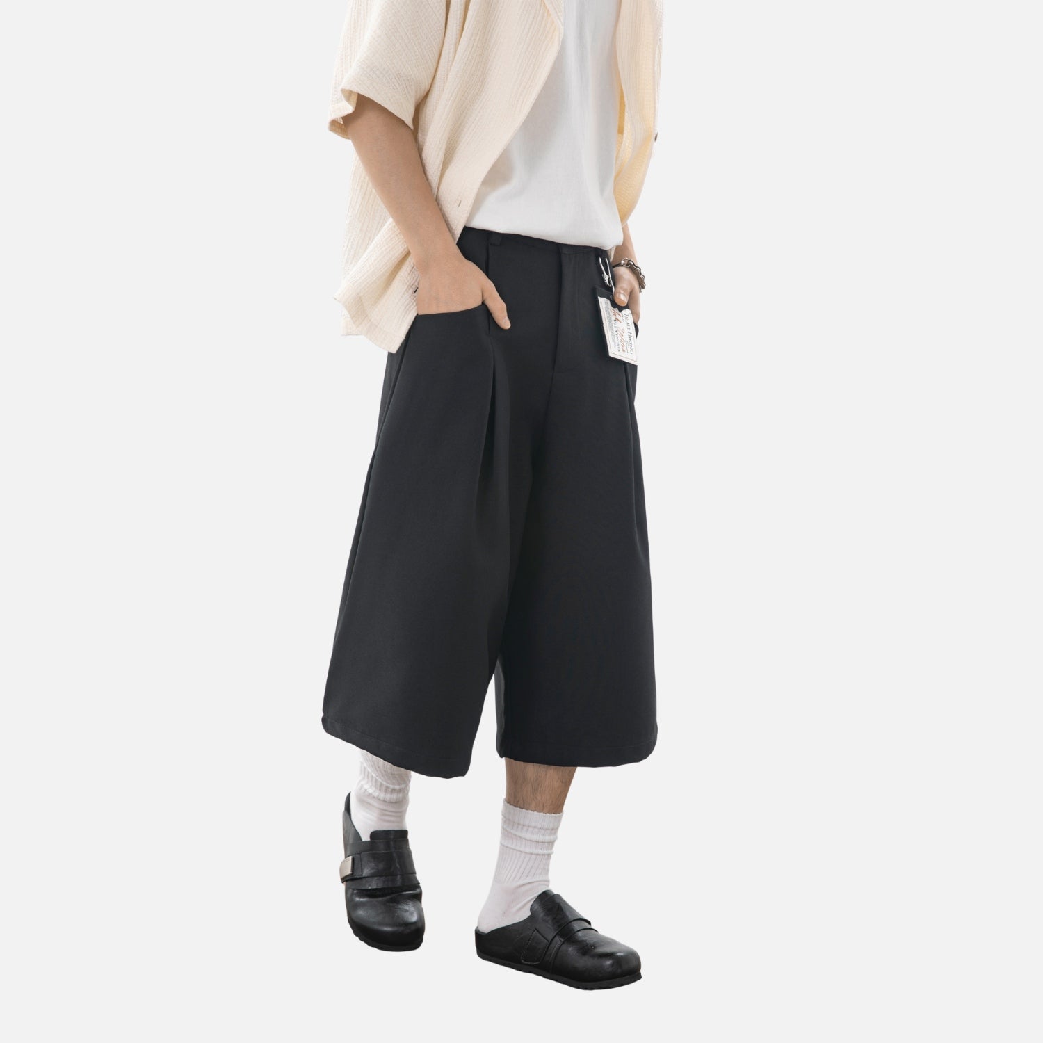 Linen-Texture Bermuda Pants
