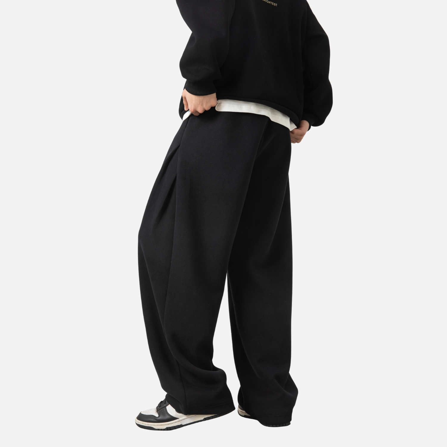 Pleated-Side Straight Baggy Pants