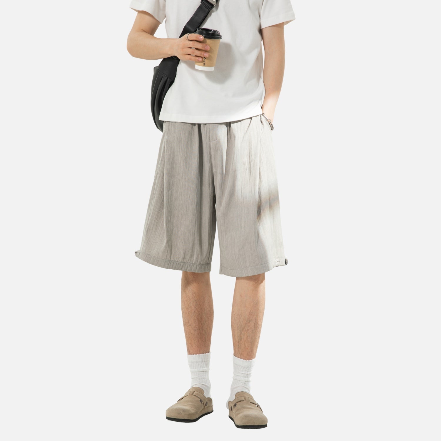 Pantalones cortos entallados plisados Clean-Fit