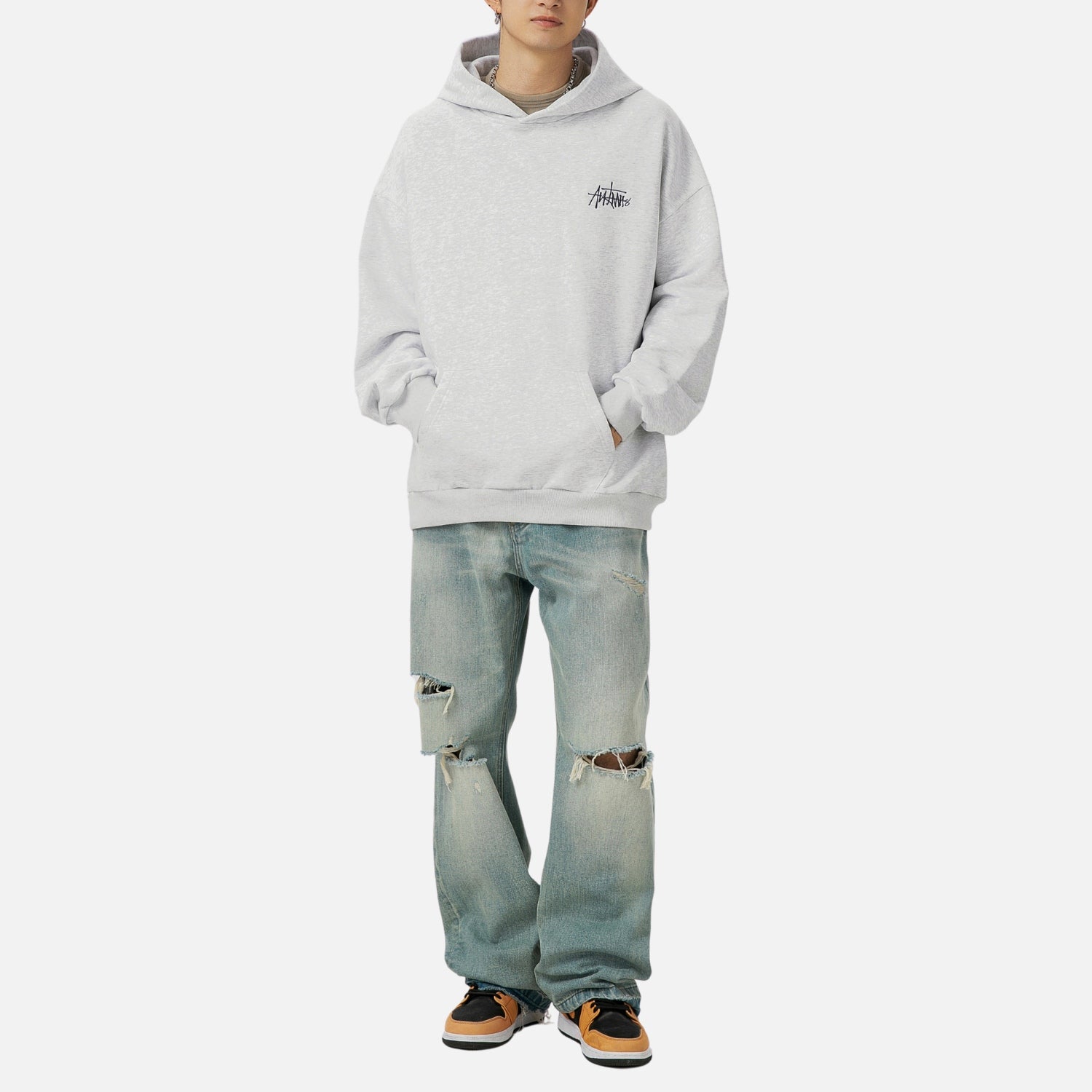 Sudadera con capucha bordada a mano