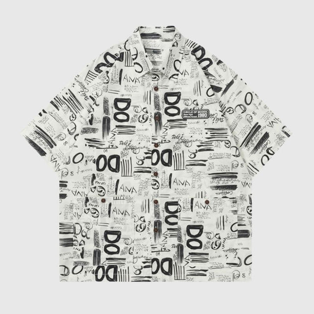 Camiseta con estampado completo de grafiti