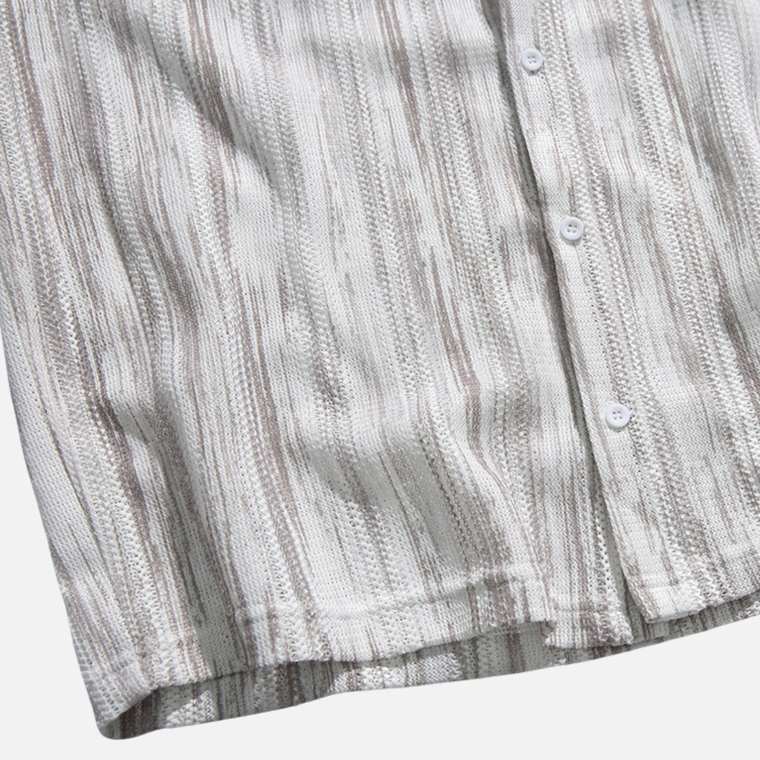 Camicia a maniche corte con taglio e blocchi di colore