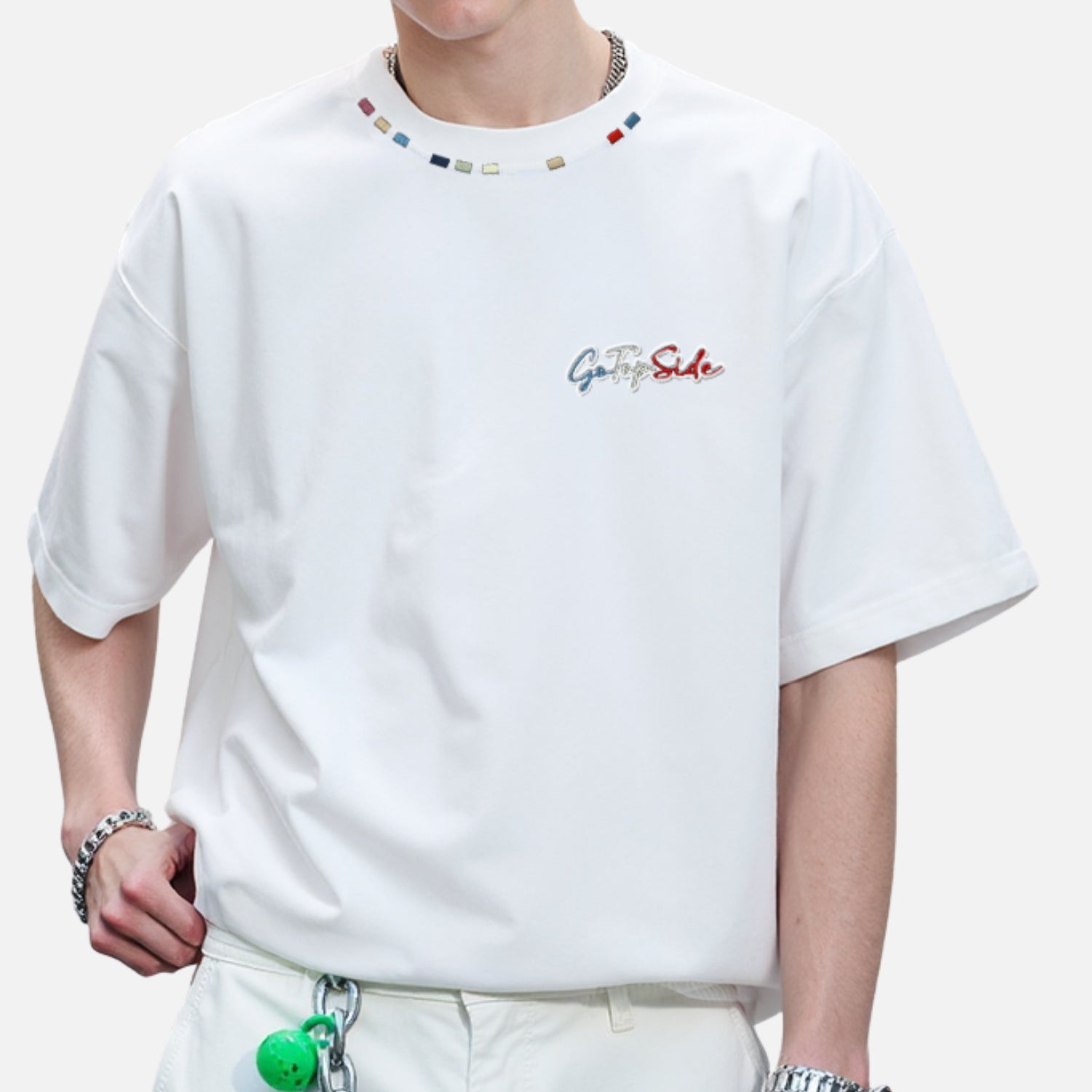 Color-Embroidered Short Sleeve Tee