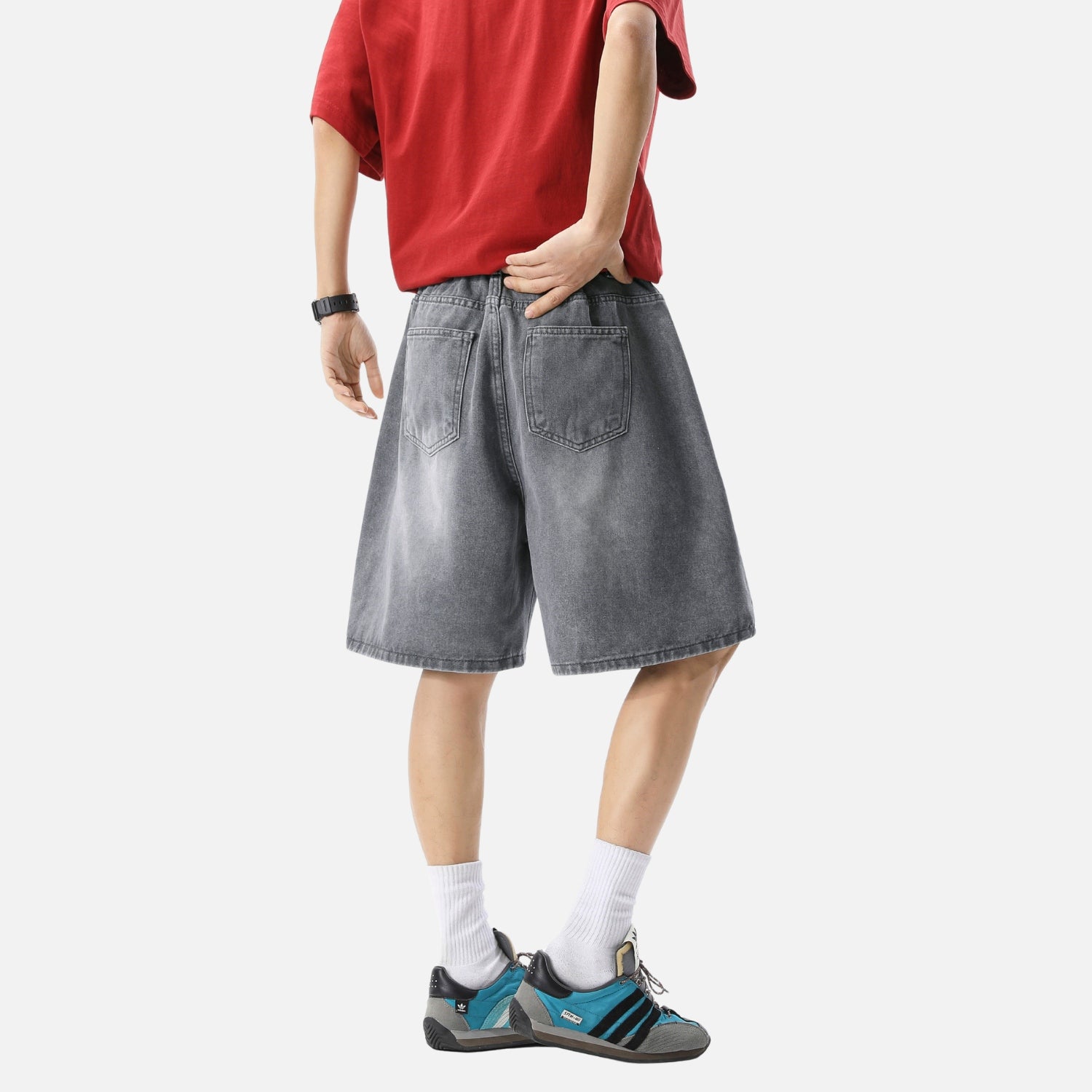 Shorts de mezclilla lavada y desgarrados