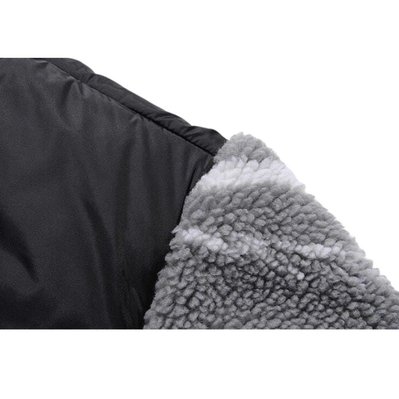 Abrigo con capucha y forro de sherpa para invierno