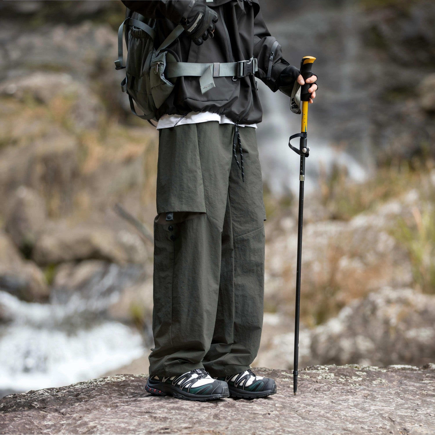 Verstellbare Cargohose aus Nylon