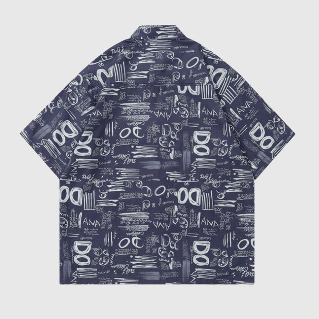 Camiseta con estampado completo de grafiti