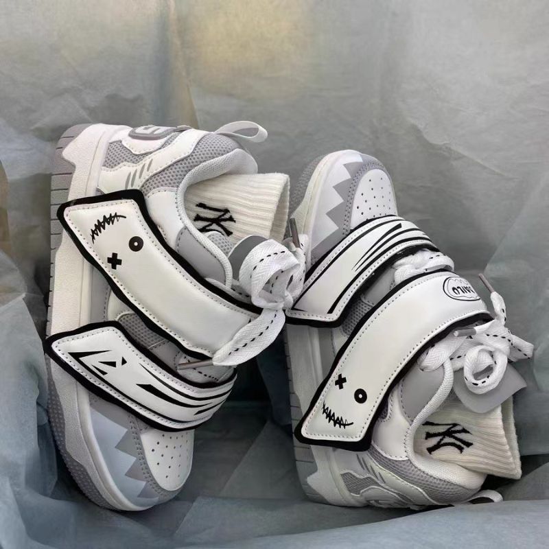 Zapatillas deportivas de suela gruesa Ghost Face