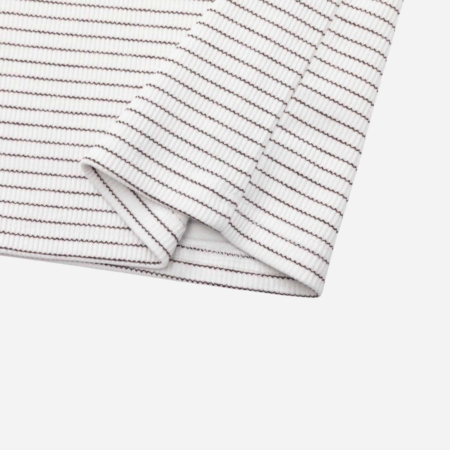 Minimalistisch gestreiftes Rundhalsshirt