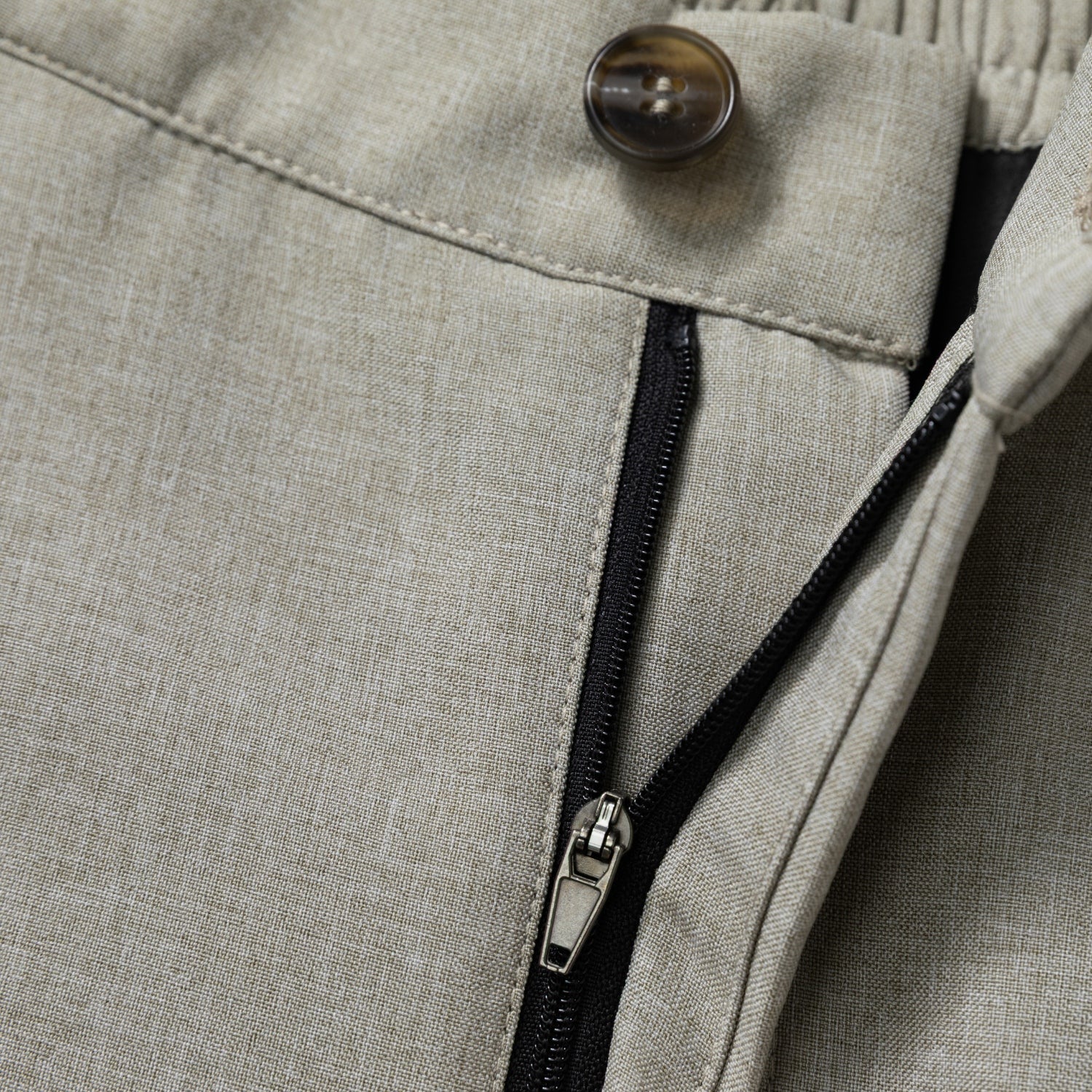 Linen-Texture Bermuda Pants