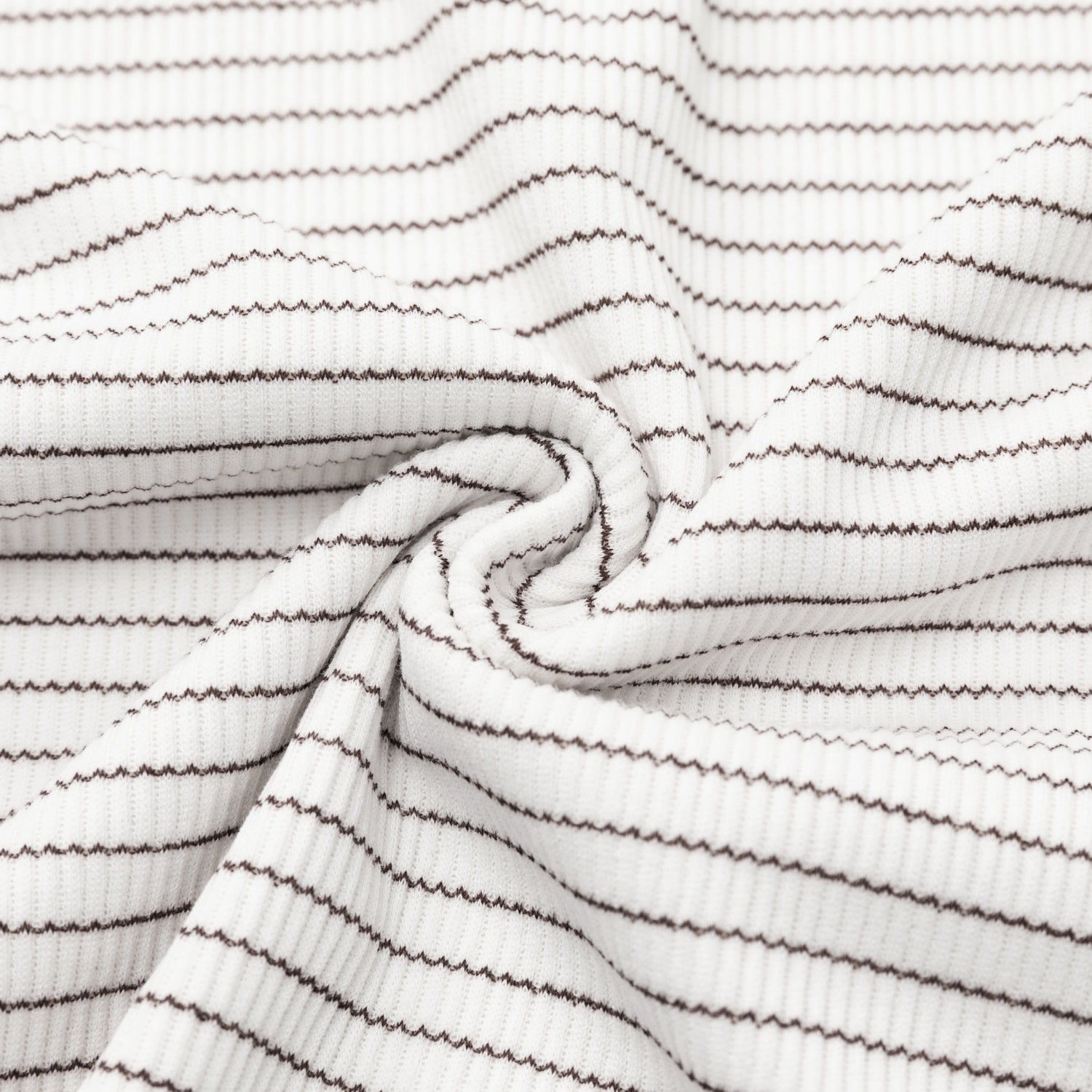 Minimalistisch gestreiftes Rundhalsshirt