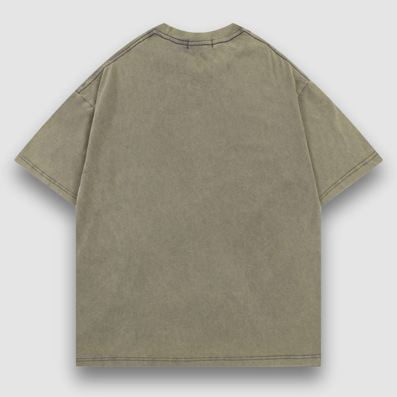Camiseta vintage de anime lavada y desgastada