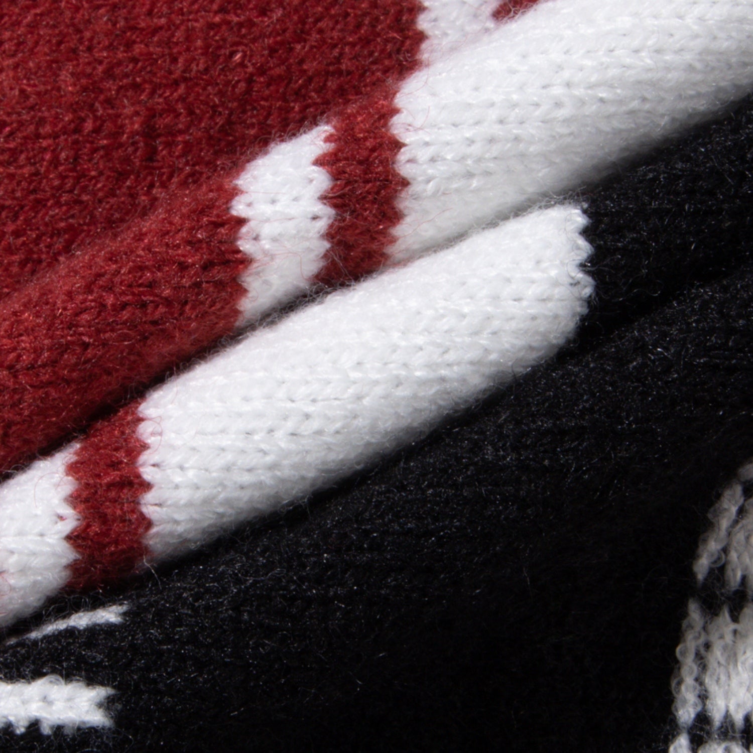 Suéter a rayas con dobladillo deshilachado