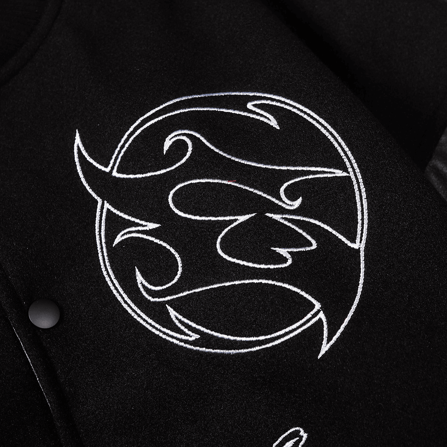 Chaqueta de béisbol de cuero sintético con bordado de símbolos