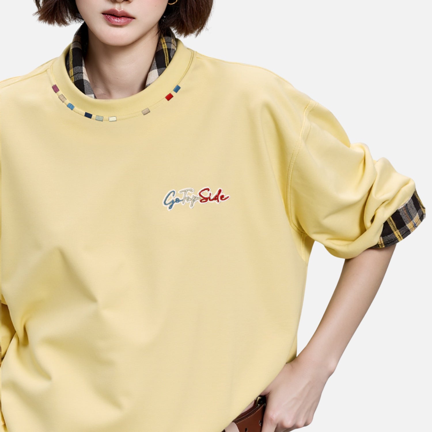 Color-Embroidered Short Sleeve Tee