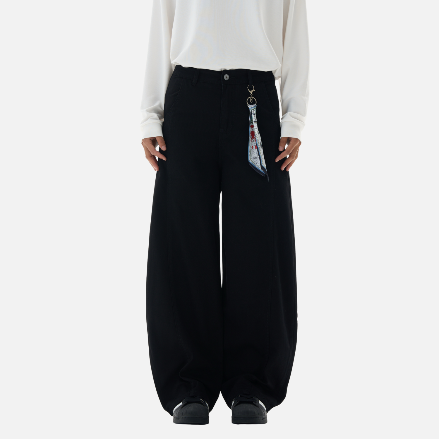 Pendant Detail Slant Cargo Baggy Pants