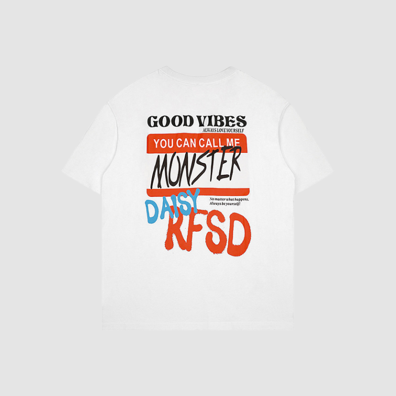 T-Shirt mit kontrastierendem Label-Print