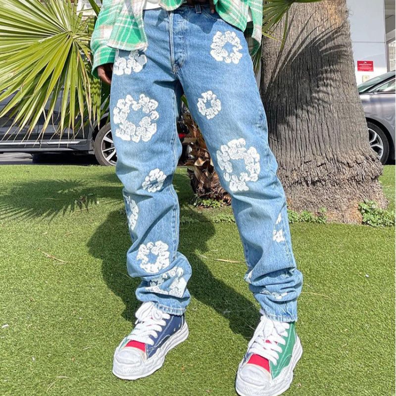 Vaqueros estampados con patrón de kapok