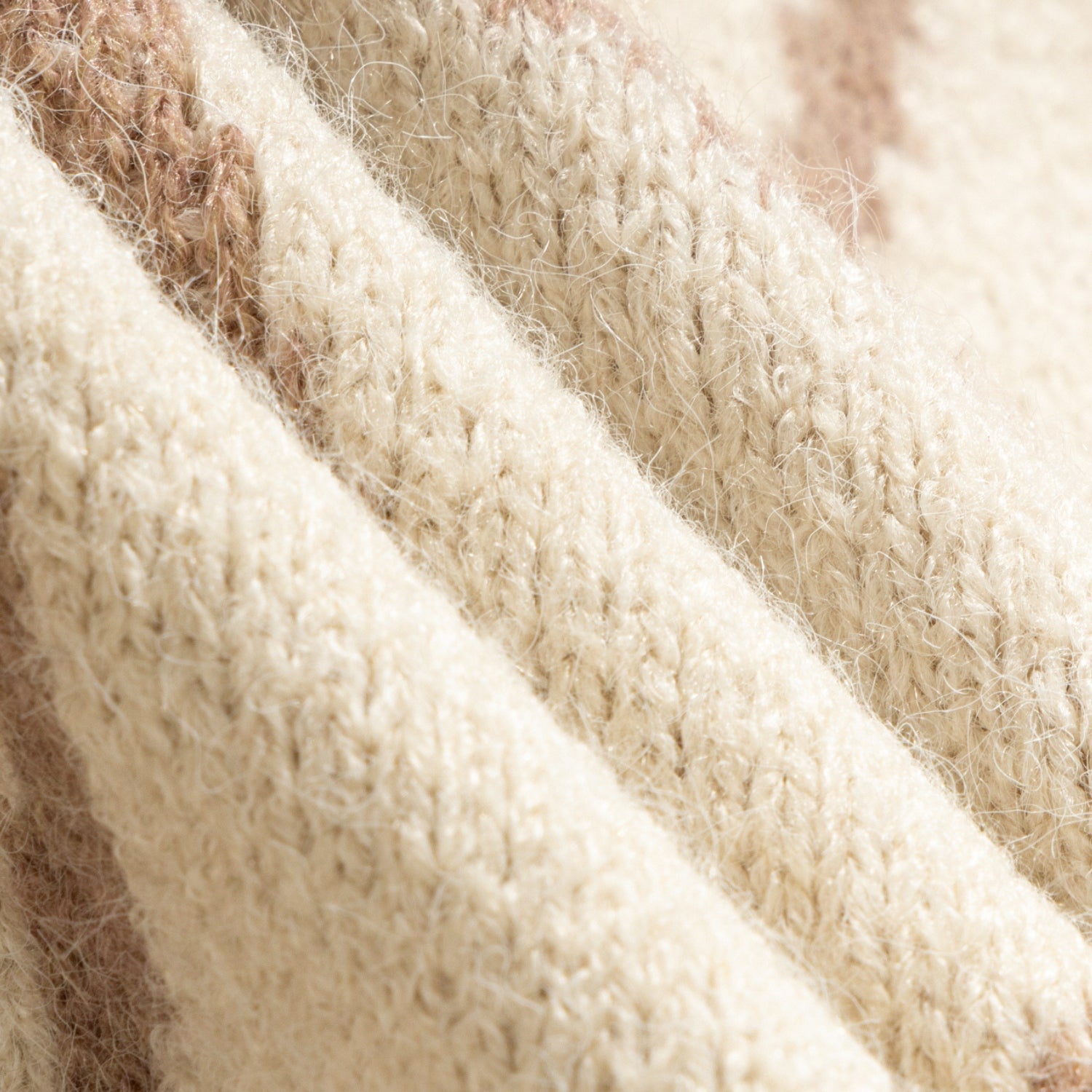 Suéter jacquard con caritas sonrientes por toda la prenda