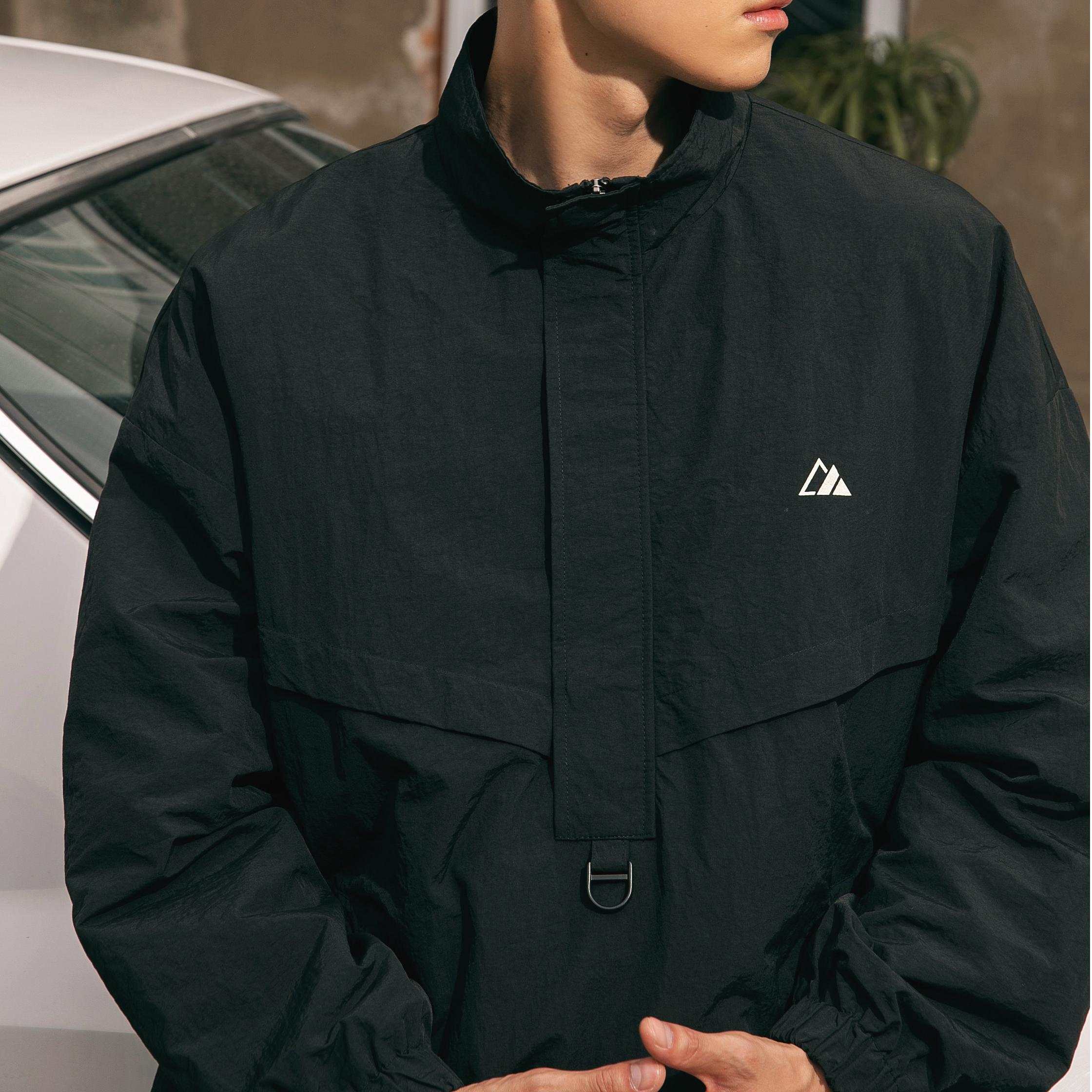 Chaqueta táctica impermeable con textura y media cremallera