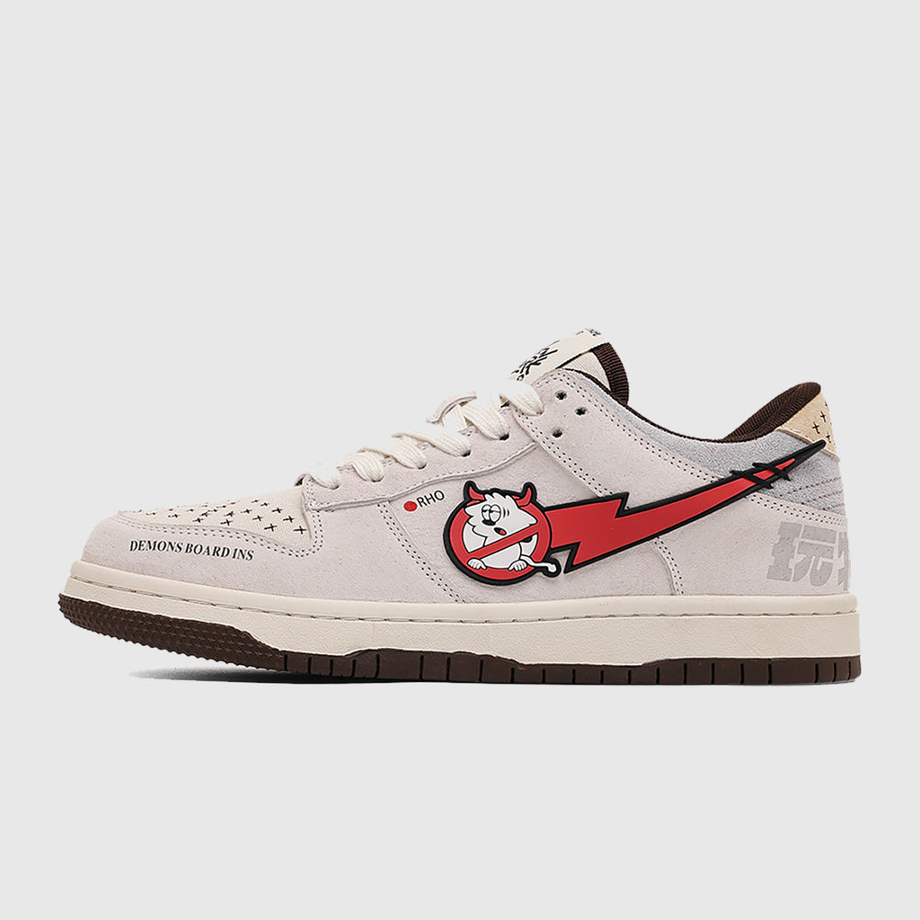 Zapatillas deportivas con diseño de diablito