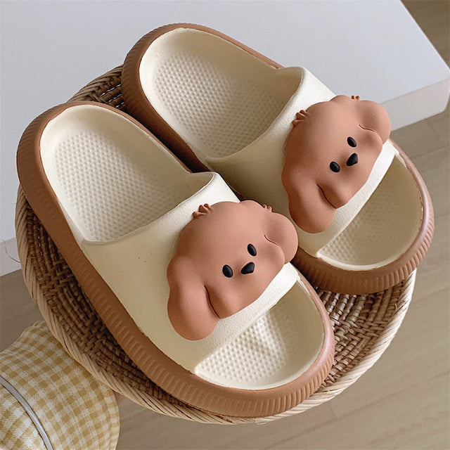 Lindas sandalias con diseño en forma de cachorro