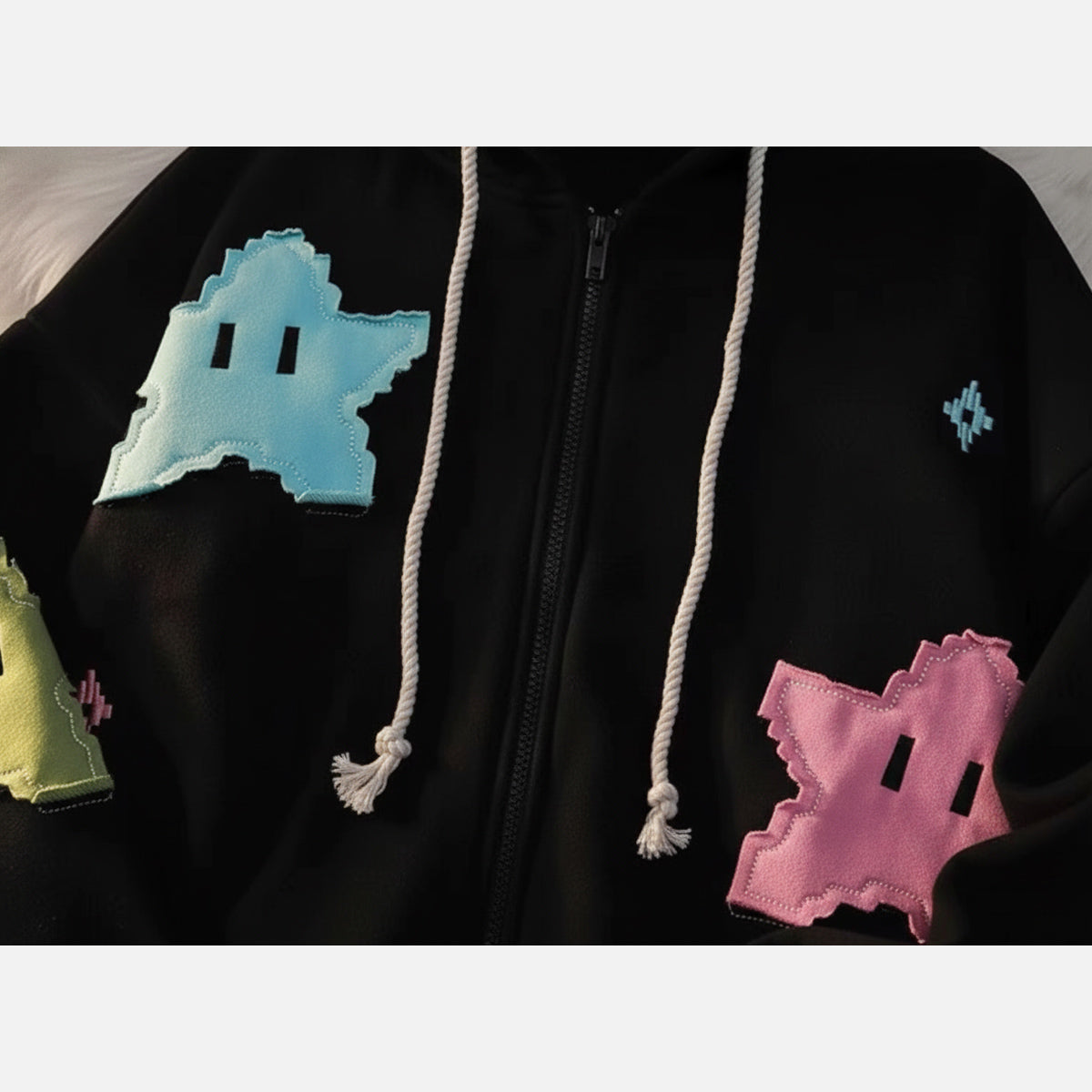 Kapuzenpullover mit Sternenmuster und Reißverschluss