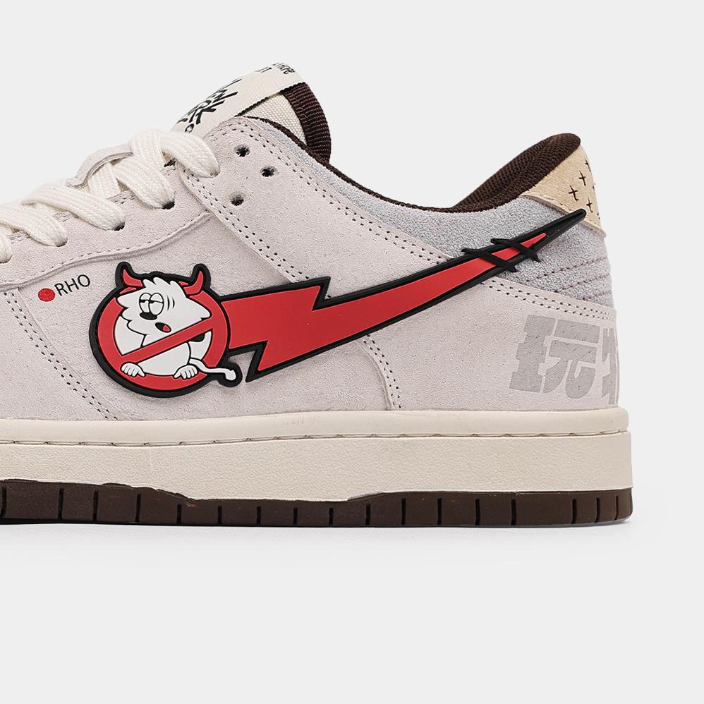 Zapatillas deportivas con diseño de diablito