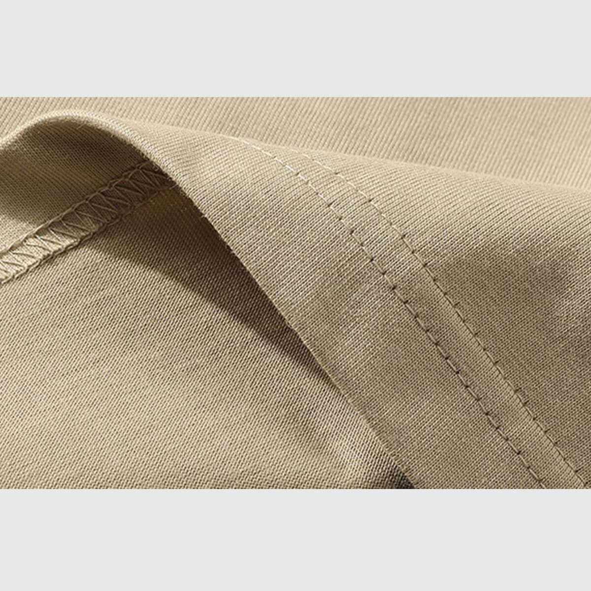 Camiseta moderna con bolsillo utilitario