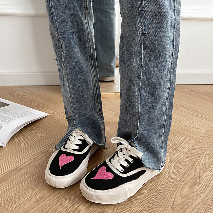 Zapatillas deportivas de lona bordadas con estampado de corazón de Oluolin