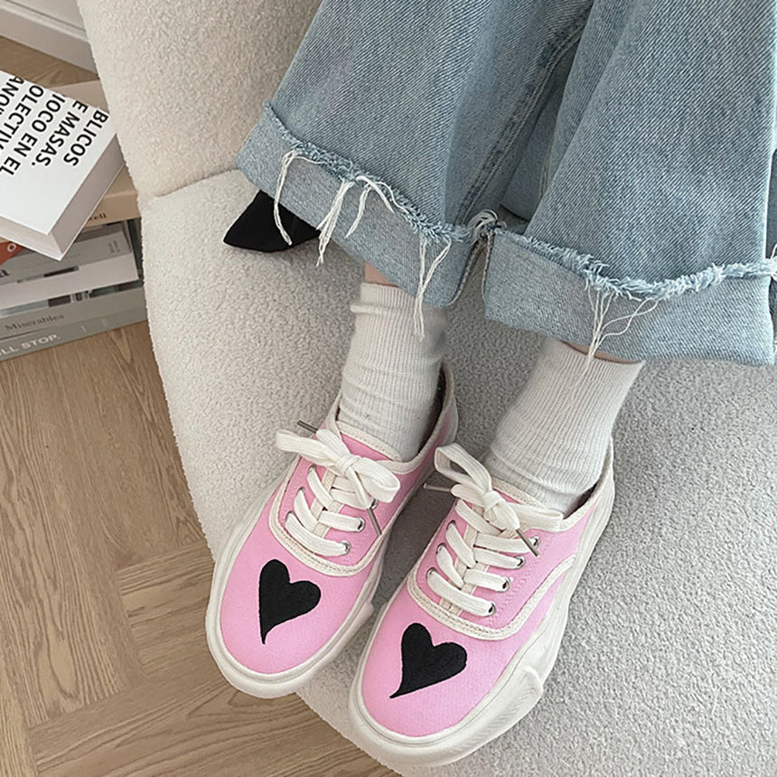Zapatillas deportivas de lona bordadas con estampado de corazón de Oluolin