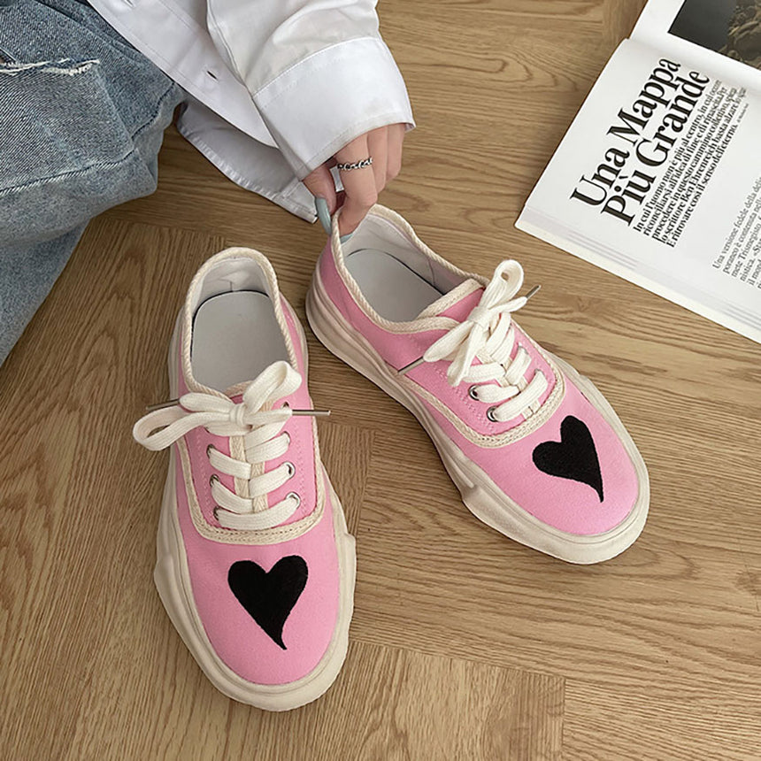 Zapatillas deportivas de lona bordadas con estampado de corazón de Oluolin