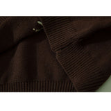 Kurzer Pullover mit Neckholder-Stickerei und Quaste