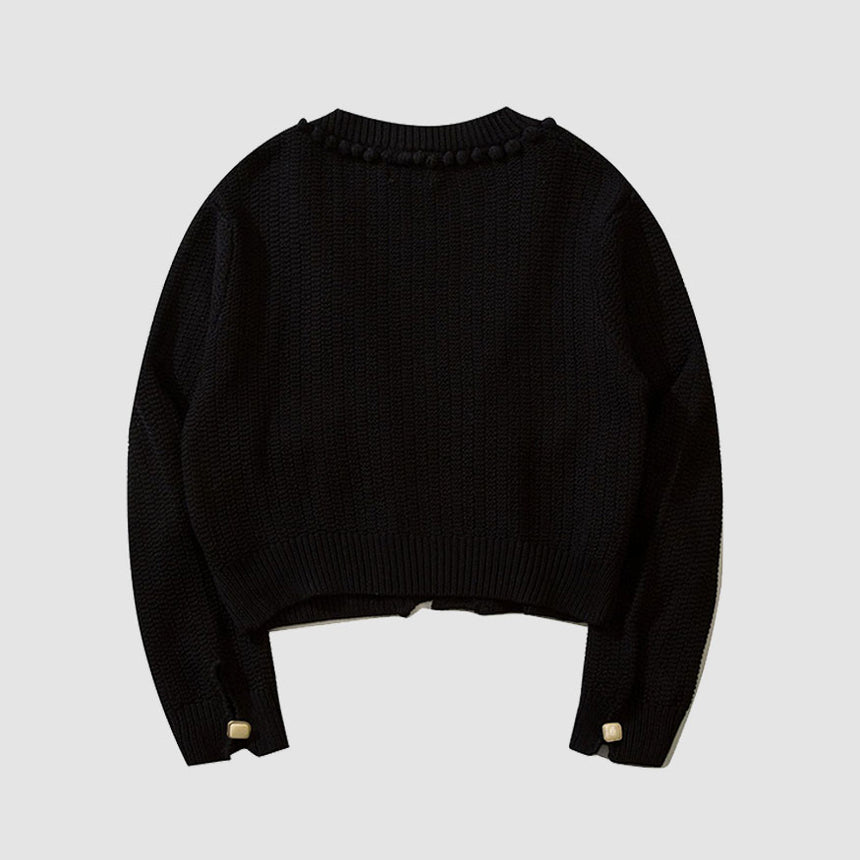 Kurzer Cardigan mit Knopfdekor und Pom-Pom