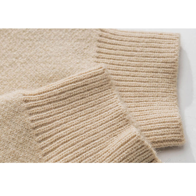 Pullover mit Rundhalsausschnitt und Landschaftsmalerei