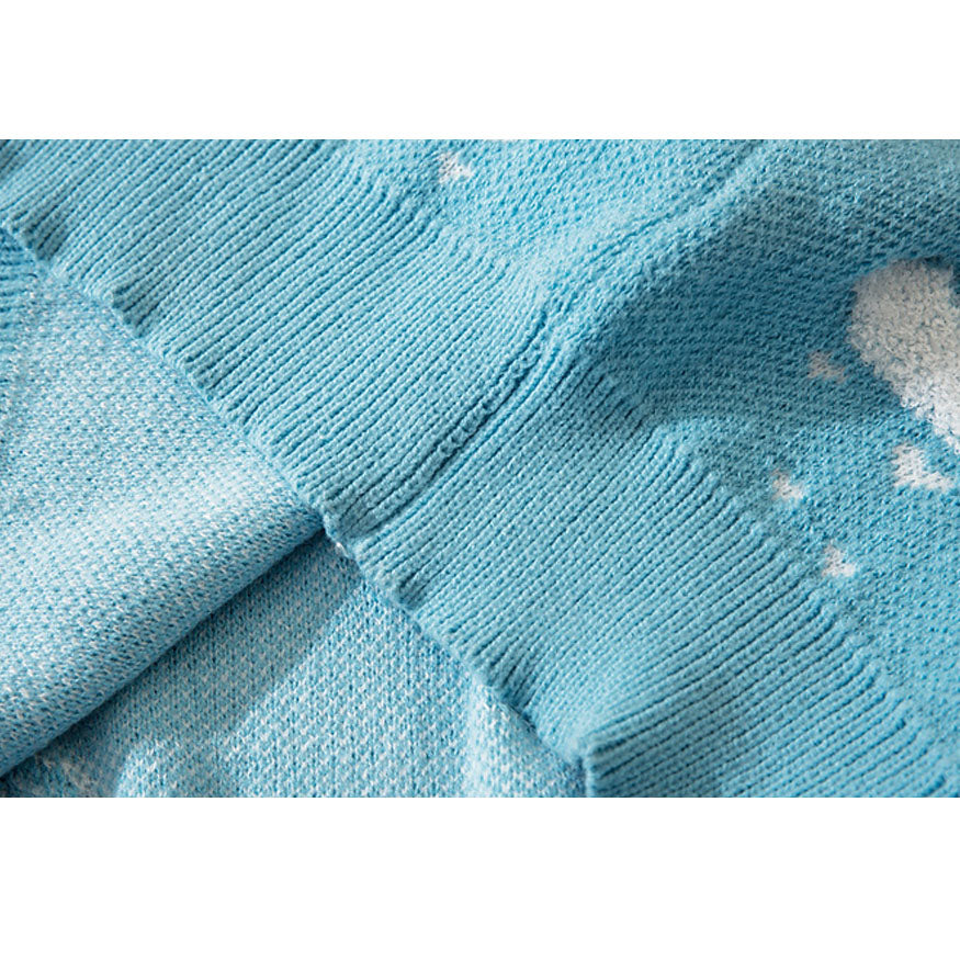 Niedlicher Pullover mit regnendem Muster