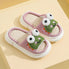 Die Pantoffel der netten Frosch-Muster-Kinder