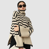 Gestreifter Rollkragenpullover
