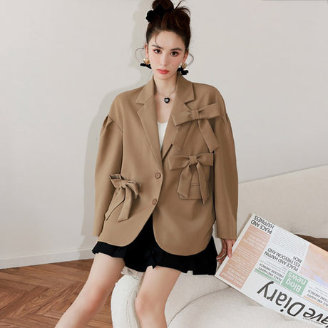 Blazer con diseño de tres lazos