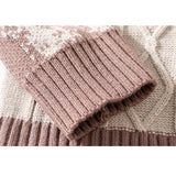 Pullover mit Herzmuster und Fadennähten