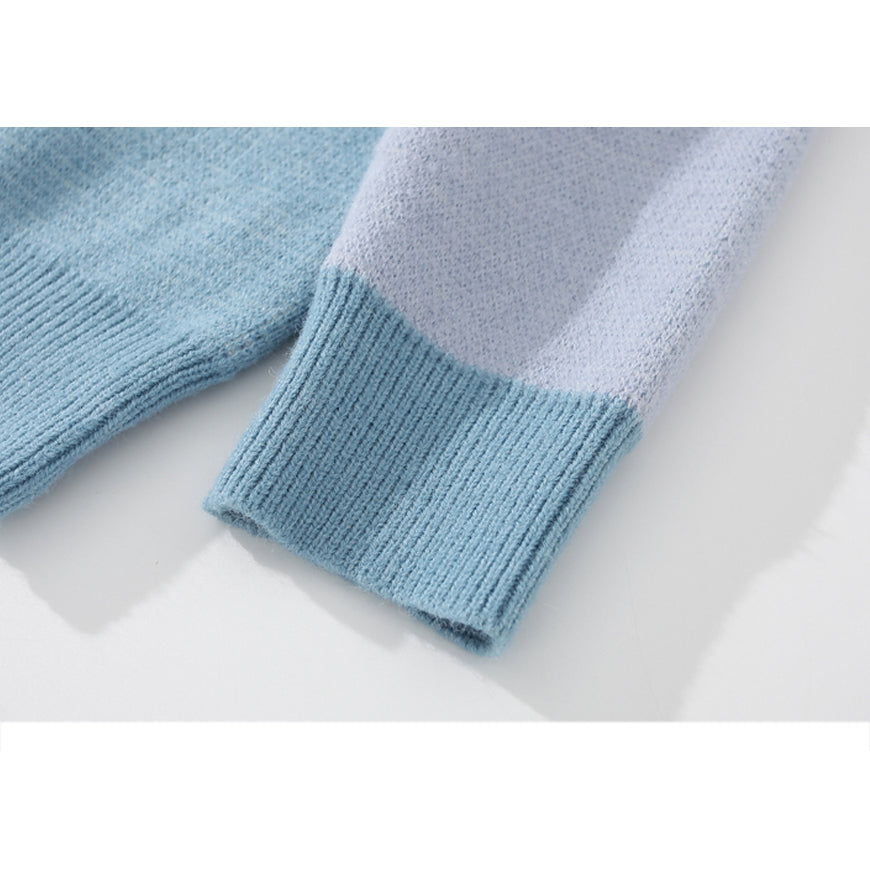 Gestreifter Pullover mit Farbverlauf